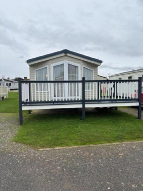 Homely Caravan With Decking At Manor Park, Hunstanton Ref 23036C